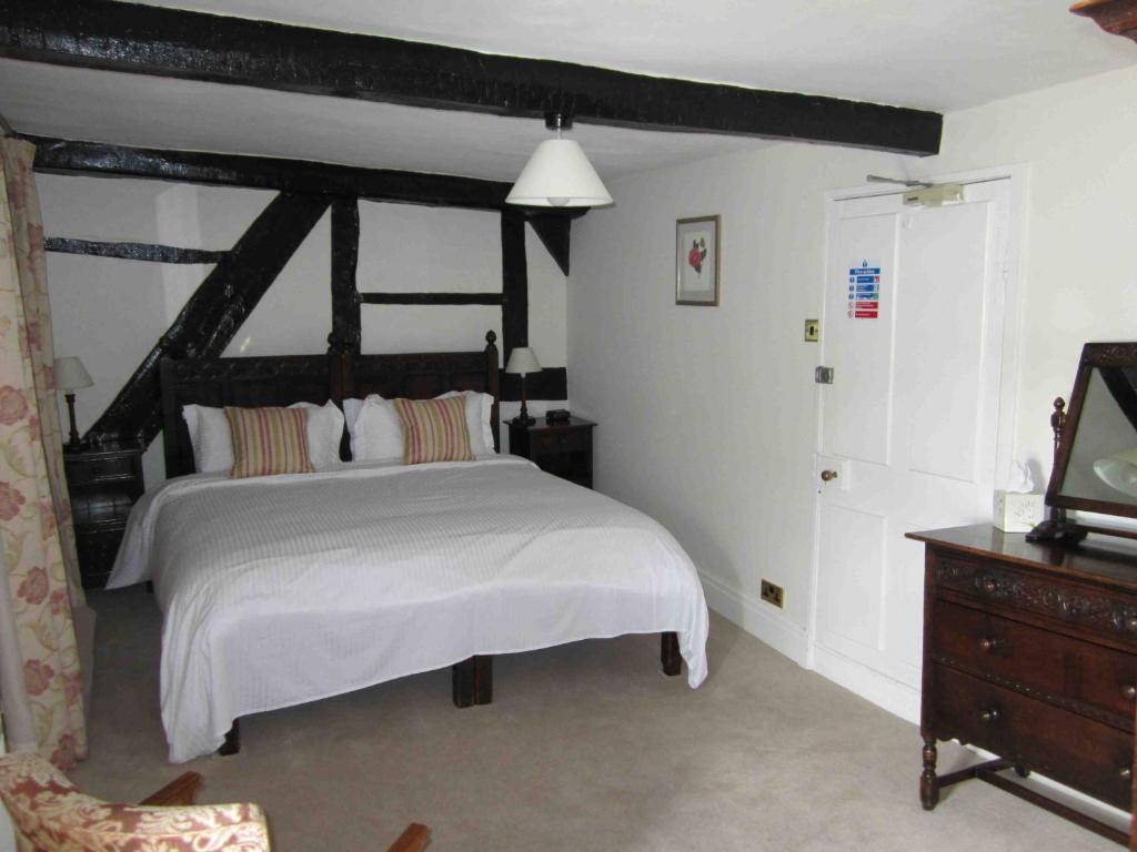The Three Cocks Coaching Inn Glasbury Kamer foto